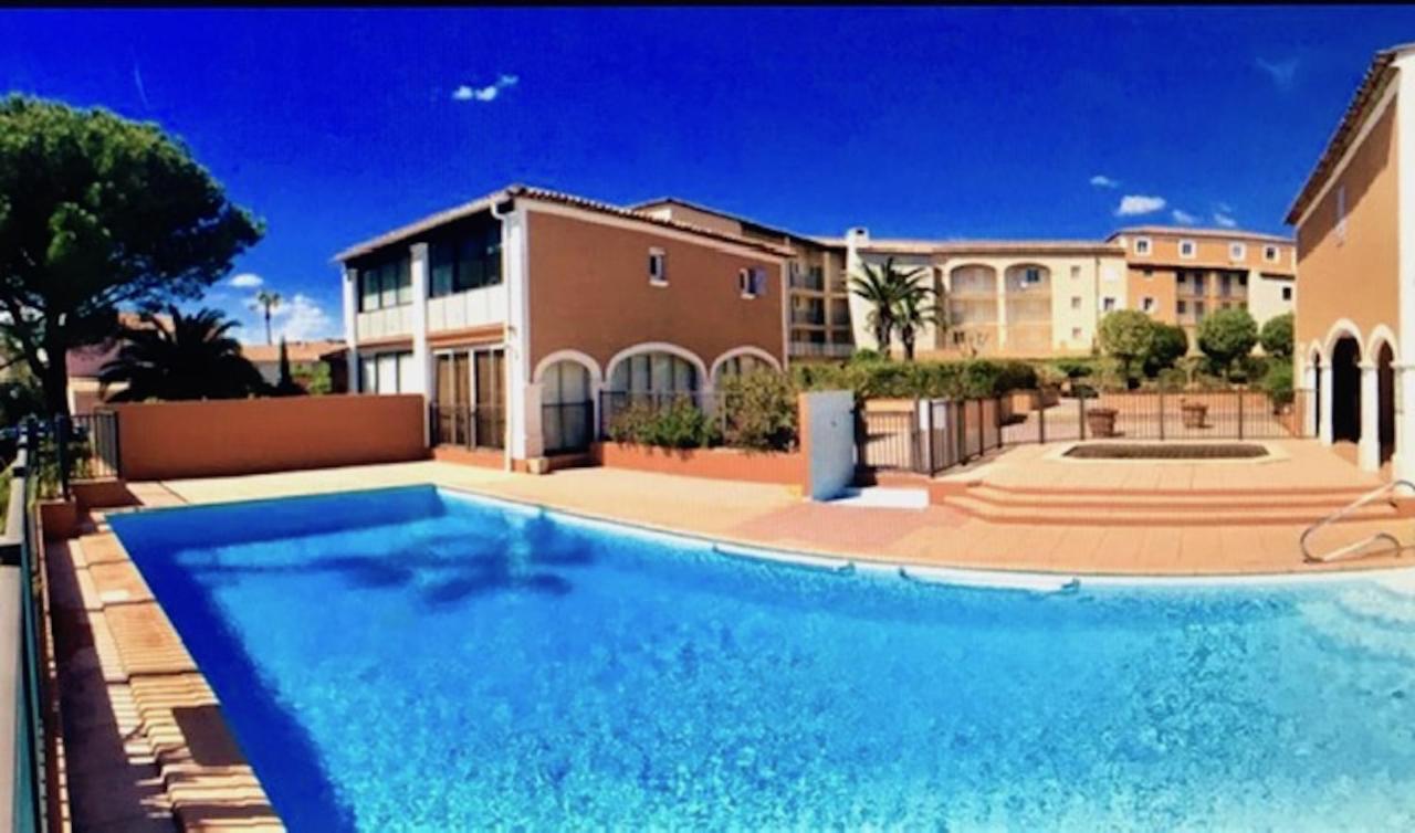 Petit Port Apartment โคโกแล็ง ภายนอก รูปภาพ
